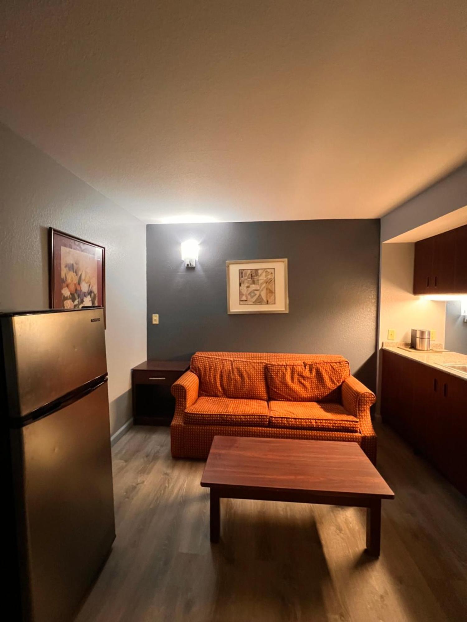 Blisspoint Inn & Suites, 노스우드 외부 사진