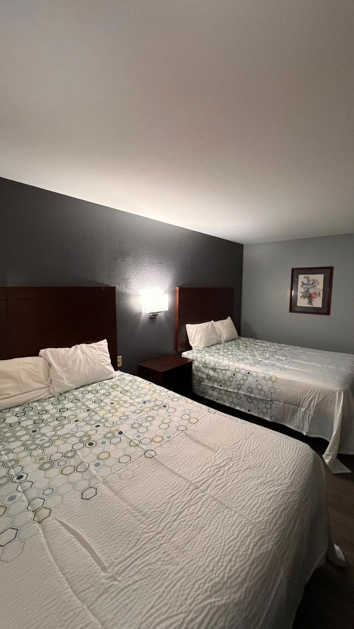 Blisspoint Inn & Suites, 노스우드 외부 사진
