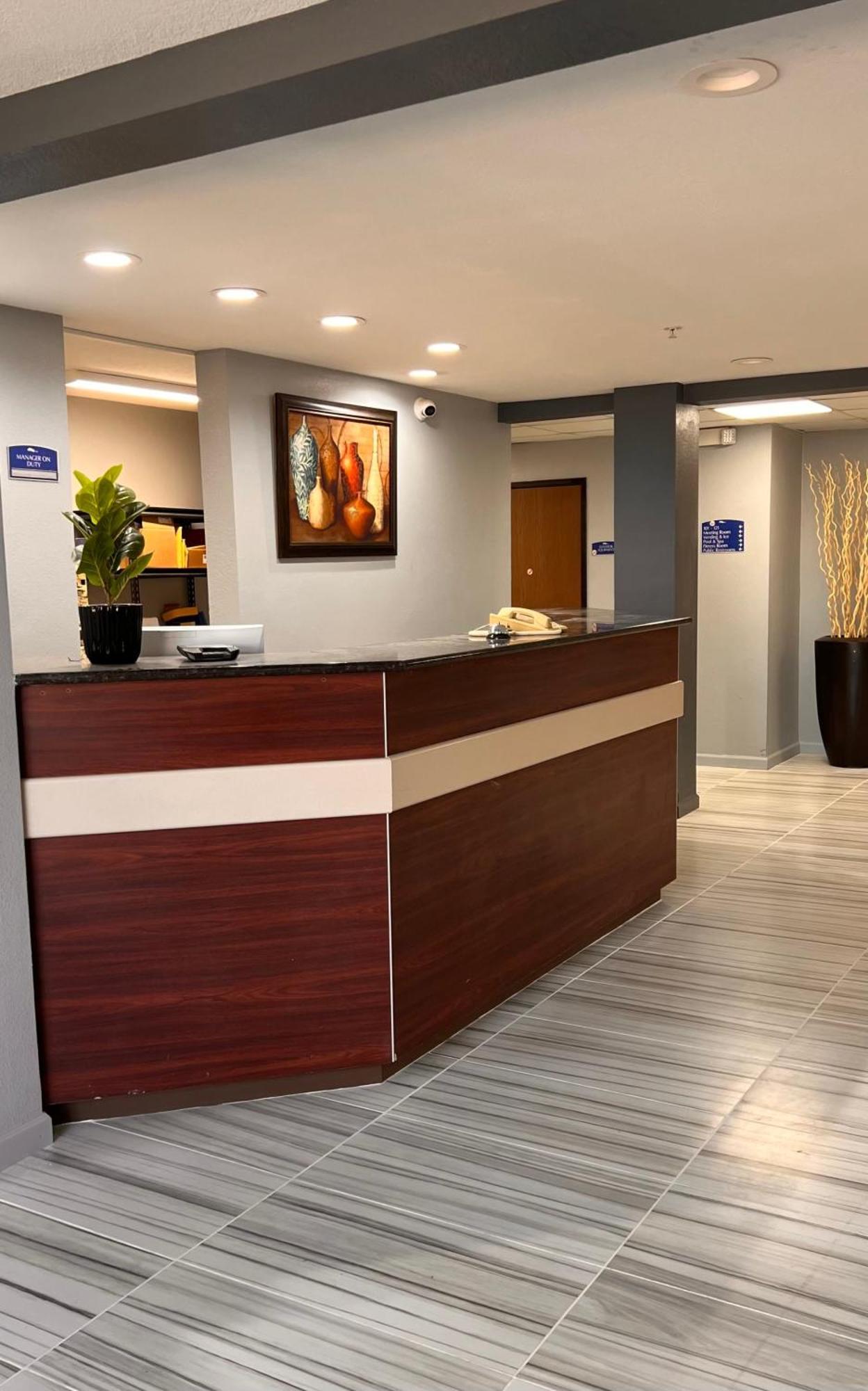 Blisspoint Inn & Suites, 노스우드 외부 사진