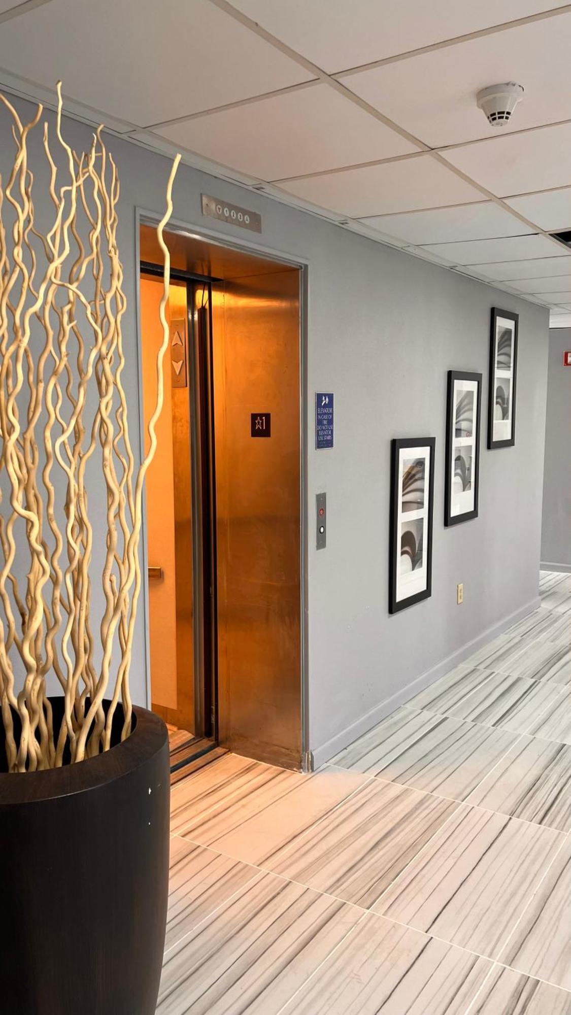 Blisspoint Inn & Suites, 노스우드 외부 사진