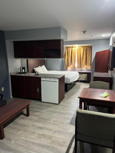 Blisspoint Inn & Suites, 노스우드 외부 사진